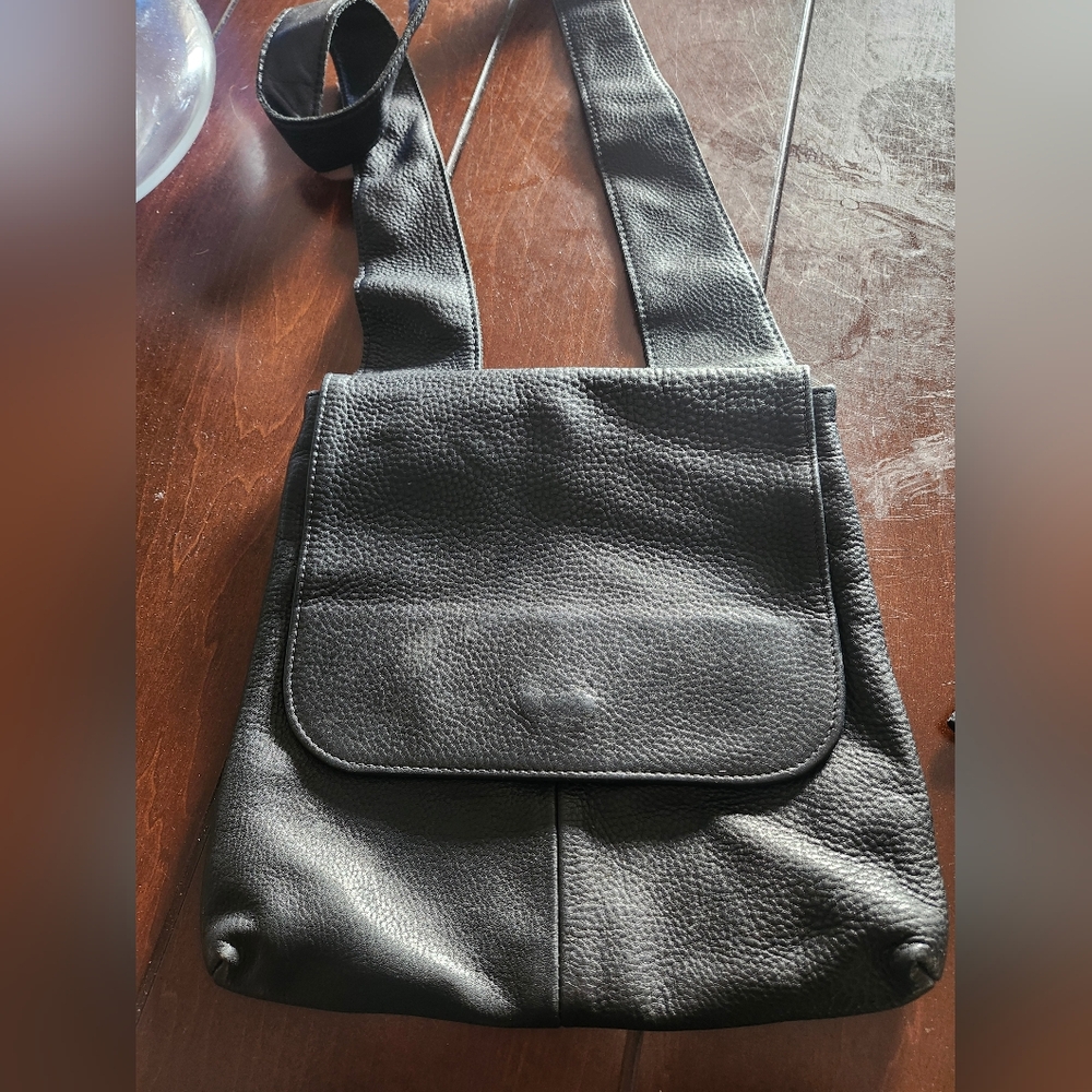 Concepts- Made In Canada Leather Purse